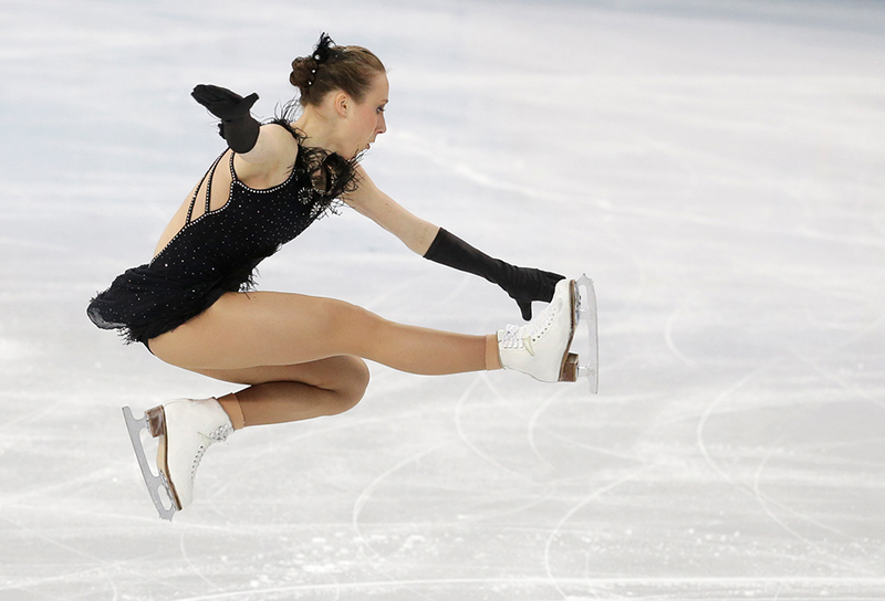 Illustration for article titled Amazing Images of Olympic Figure Skaters Defying Gravity
